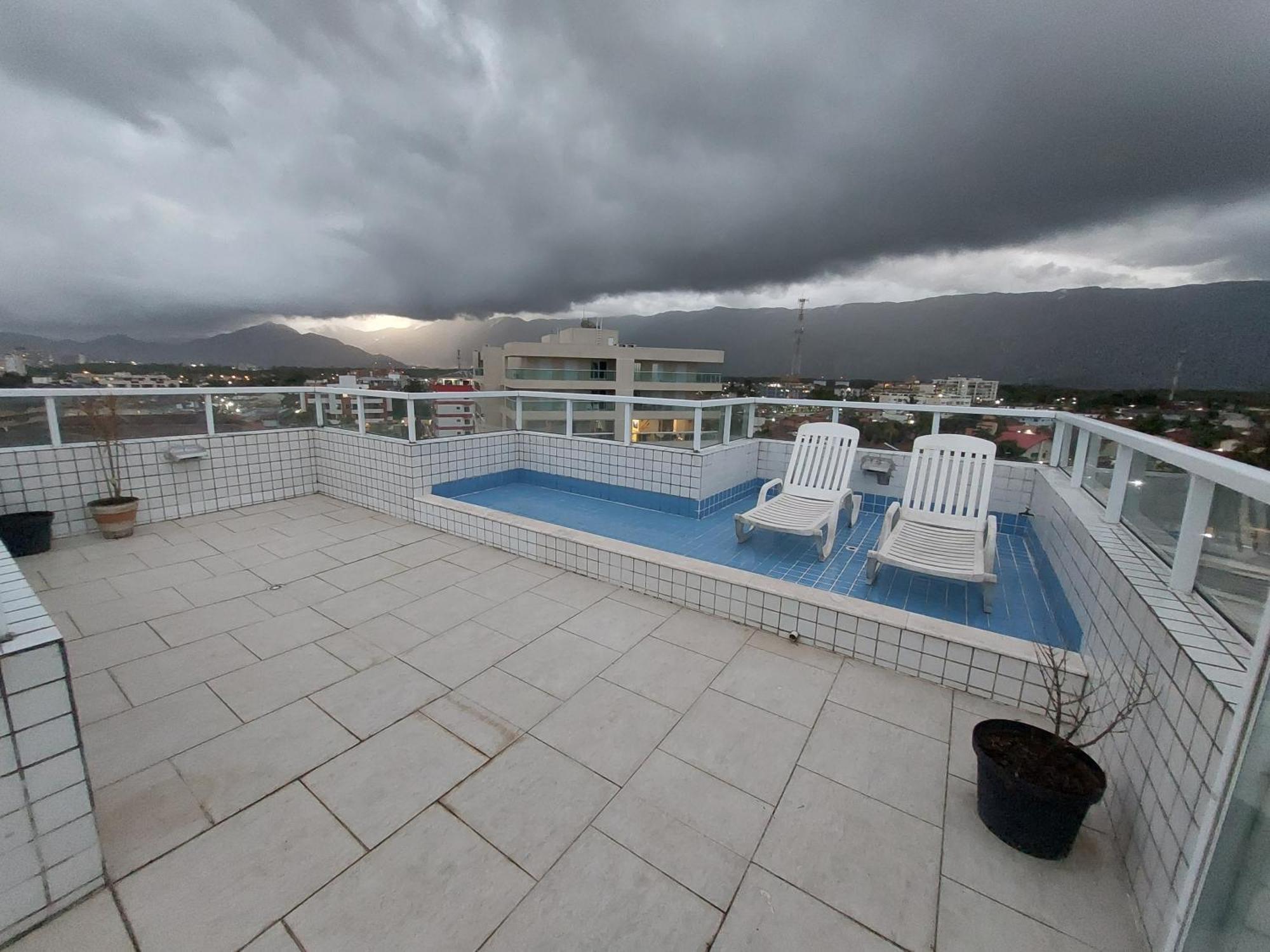 Apartamento A 50M Praia Maitinga, Wifi, Churrasqueira Na Varanda Бертиога Стая снимка
